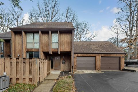 Photo of 5076 Strawpocket Lane Unit 12, Westerville, OH 43081 (MLS # 226005097)
