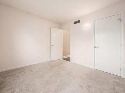 Tiny photo for 2350 Hetter Street, Columbus, OH 43228 (MLS # 225044391)