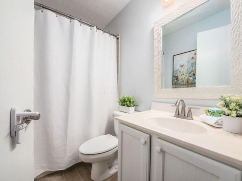 Tiny photo for 2350 Hetter Street, Columbus, OH 43228 (MLS # 225044391)