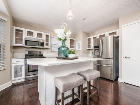 Tiny photo for 2350 Hetter Street, Columbus, OH 43228 (MLS # 225044391)