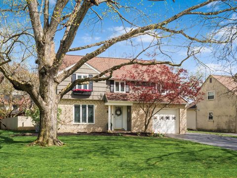 Photo of 1876 Westwood Avenue, Columbus, OH 43212 (MLS # 226010856)