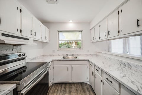 Tiny photo for 2850 Ravenswood Court, Columbus, OH 43232 (MLS # 226027763)