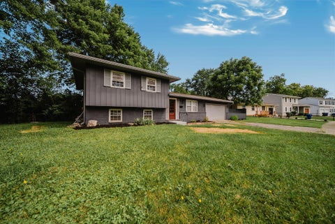Tiny photo for 2850 Ravenswood Court, Columbus, OH 43232 (MLS # 226027763)
