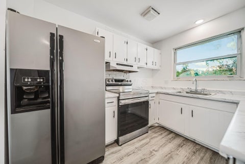 Tiny photo for 2850 Ravenswood Court, Columbus, OH 43232 (MLS # 226027763)