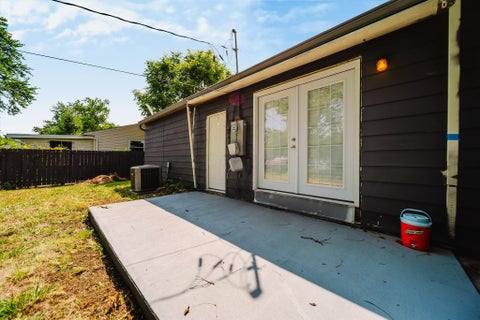 Tiny photo for 2850 Ravenswood Court, Columbus, OH 43232 (MLS # 226027763)