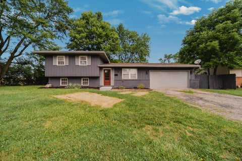 Tiny photo for 2850 Ravenswood Court, Columbus, OH 43232 (MLS # 226027763)