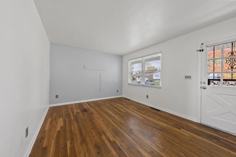 Tiny photo for 5137 Holbrook Drive, Columbus, OH 43232 (MLS # 225044984)