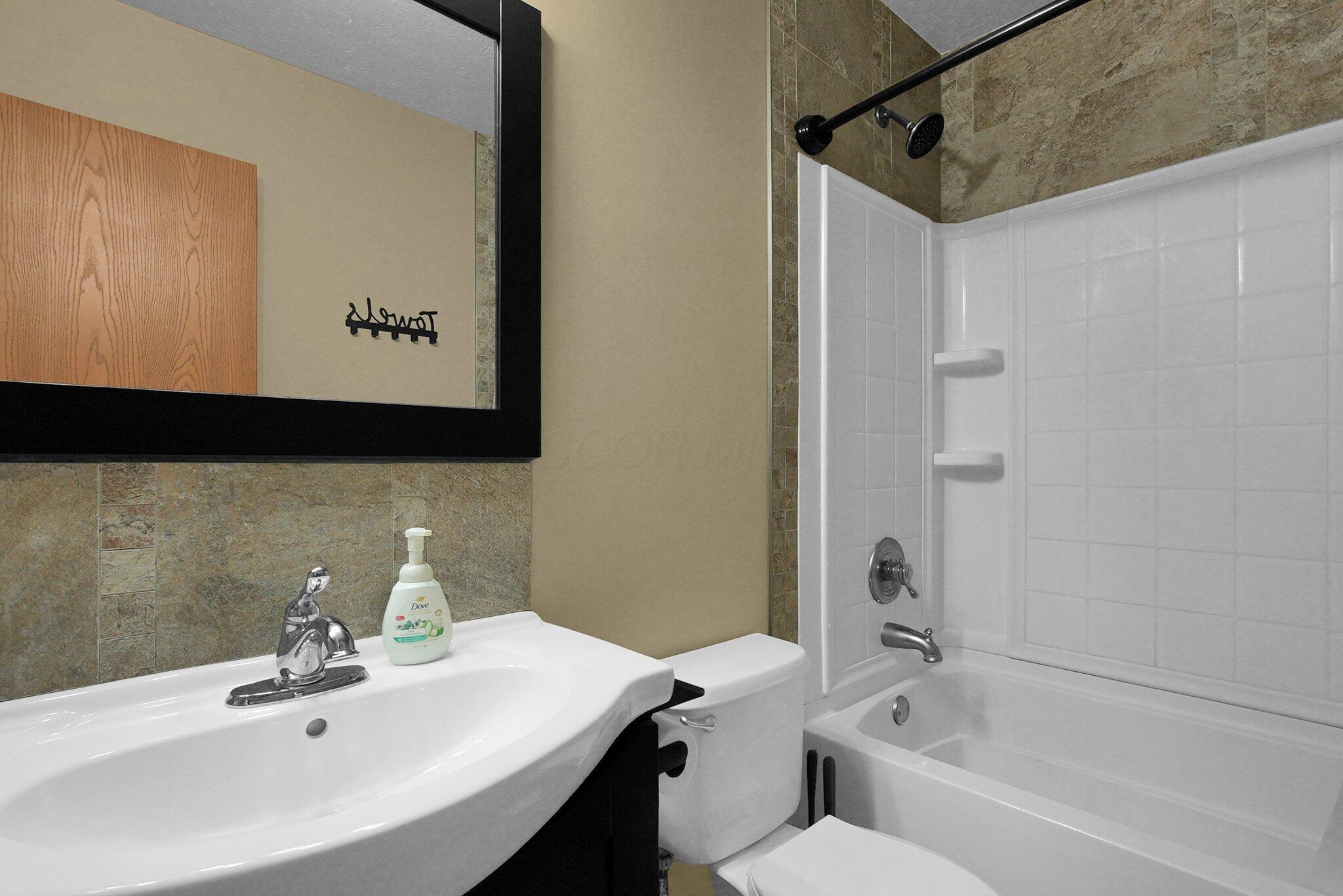 1699 Cottonwood Drive, Lewis Center, Ohio image 22
