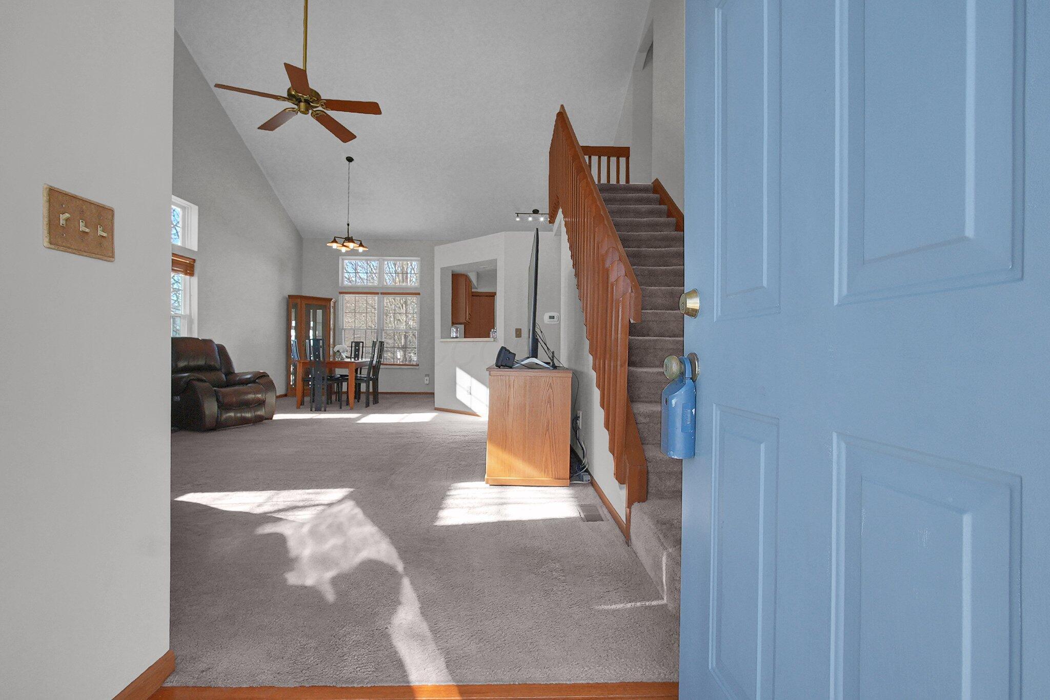 1699 Cottonwood Drive, Lewis Center, Ohio image 3