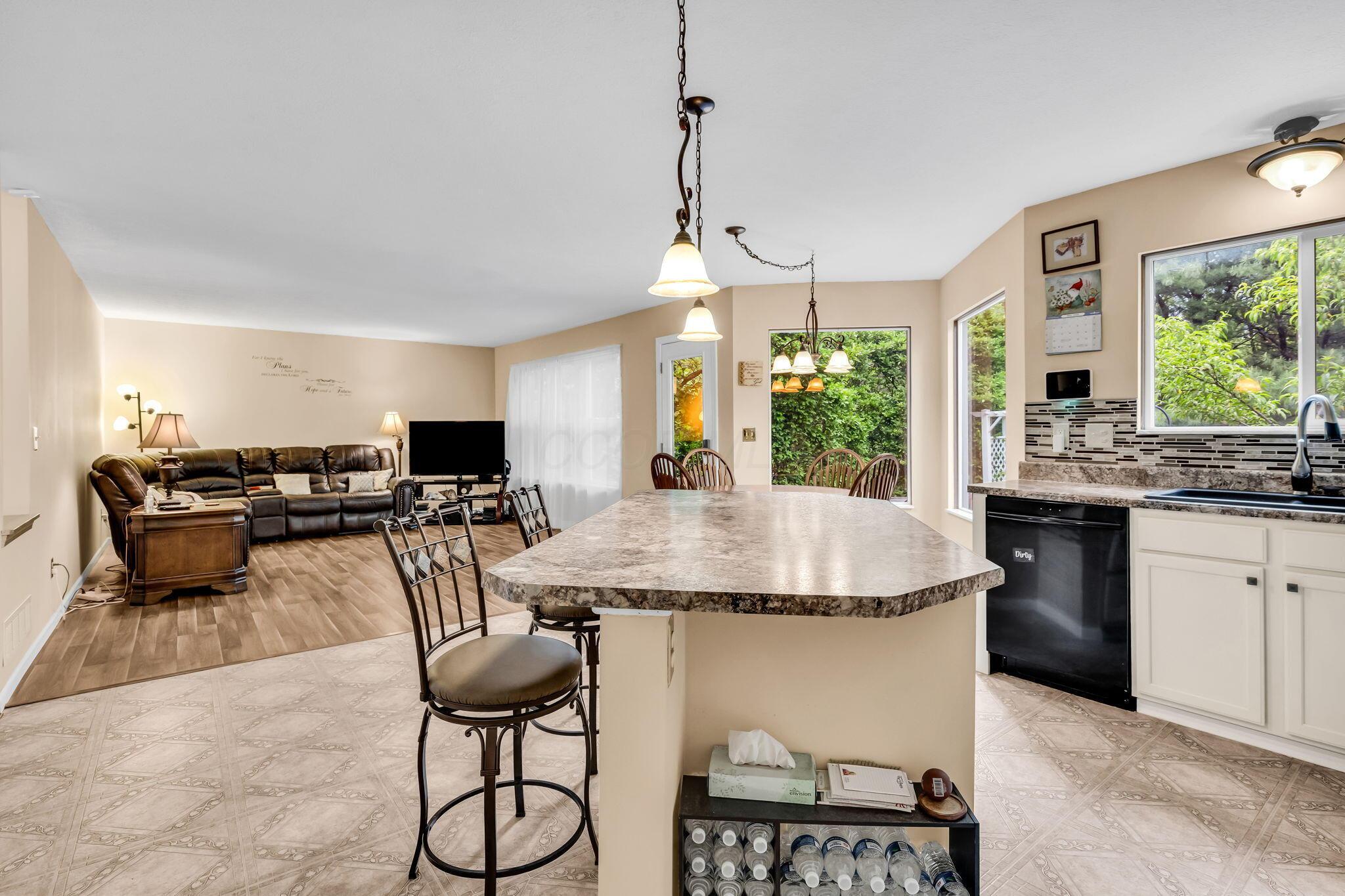 5556 Falco Drive, Westerville, Ohio image 24