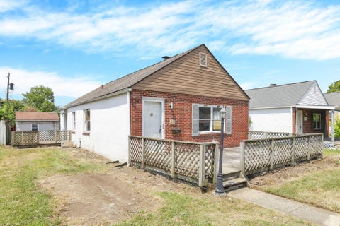Photo of 99 Florence Avenue, Columbus, OH 43228 (MLS # 226027485)