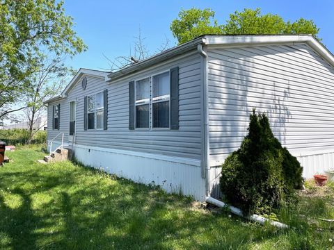 Photo of 10610 Ashville Pike 6 #6, Lockbourne, OH 43137 (MLS # 226013692)