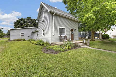 Photo of 114 N Main Street, Pleasantville, OH 43148 (MLS # 226030386)