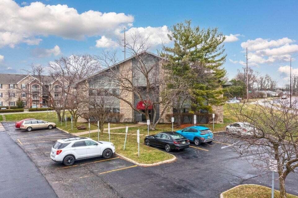 117 Lazelle Road E A,C,D