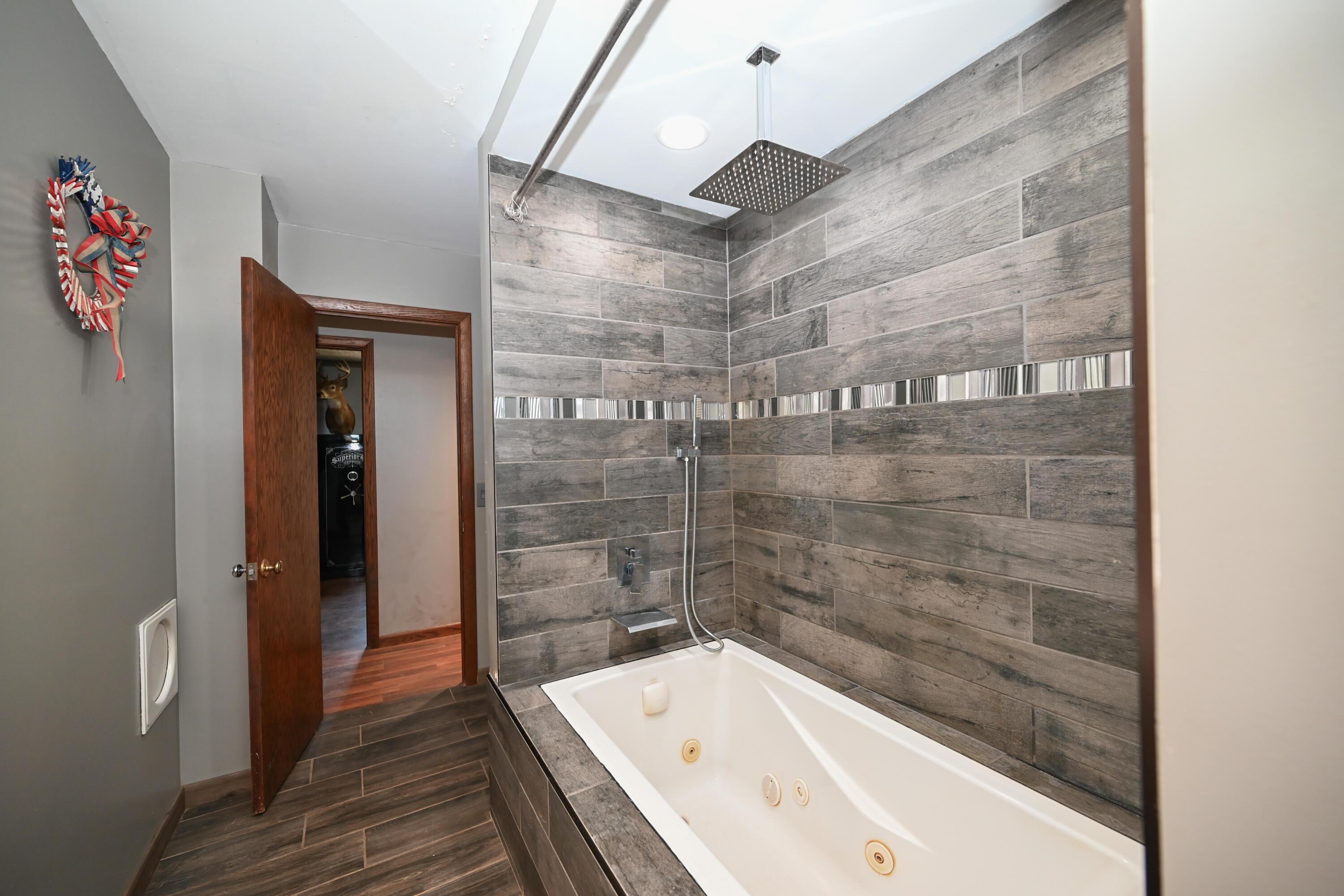 2494 Brokensword Road, Bucyrus, Ohio image 16