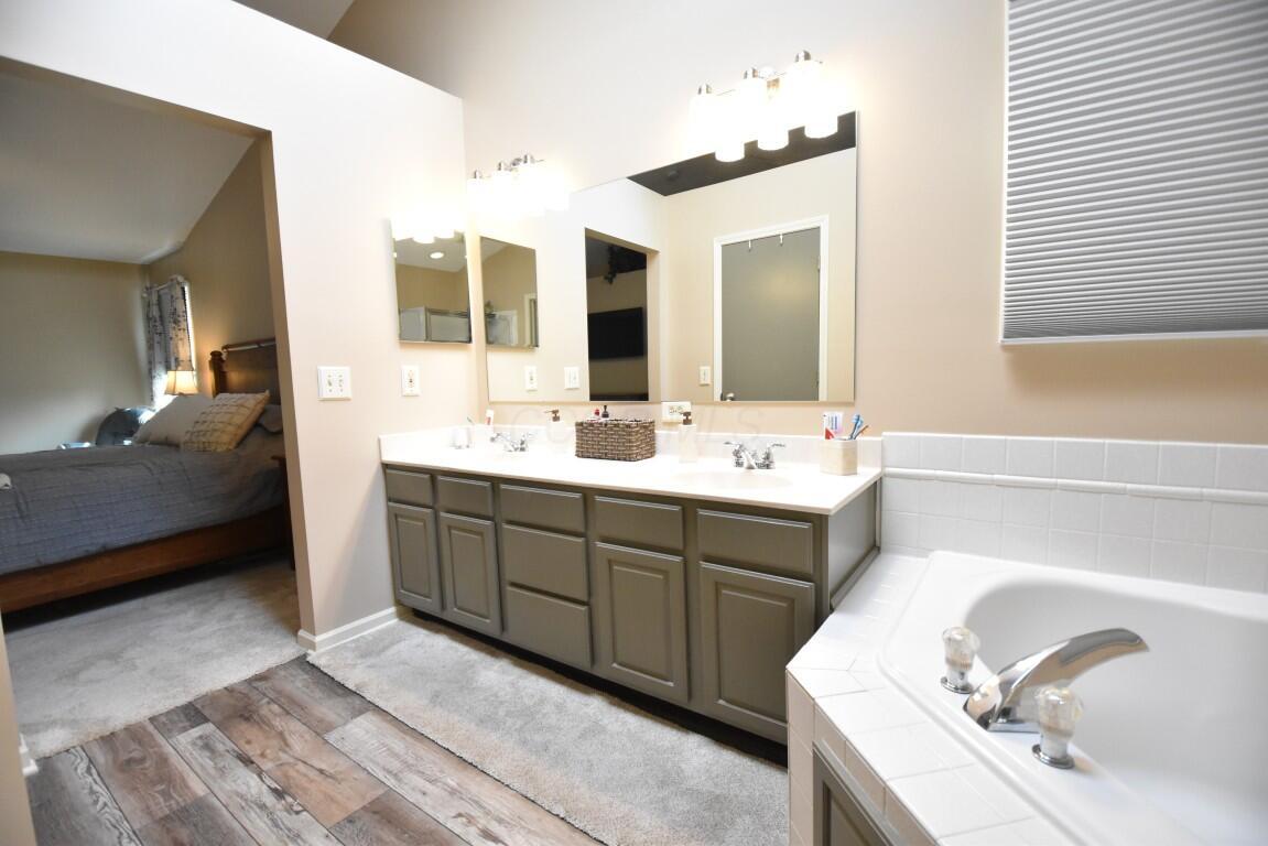 3957 Kul Circle, Hilliard, Ohio image 33