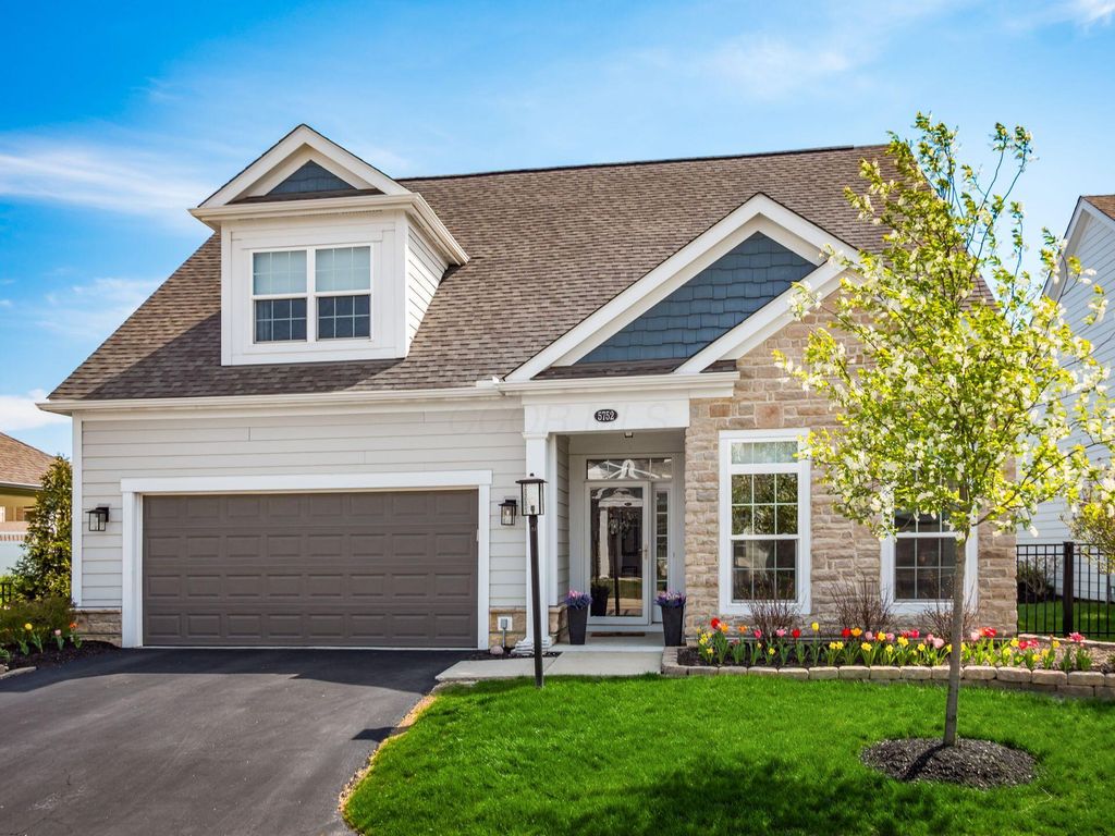 Photo of 5752 Caulfield Lane 25 #25, Dublin, OH 43016 (MLS # 226007987)
