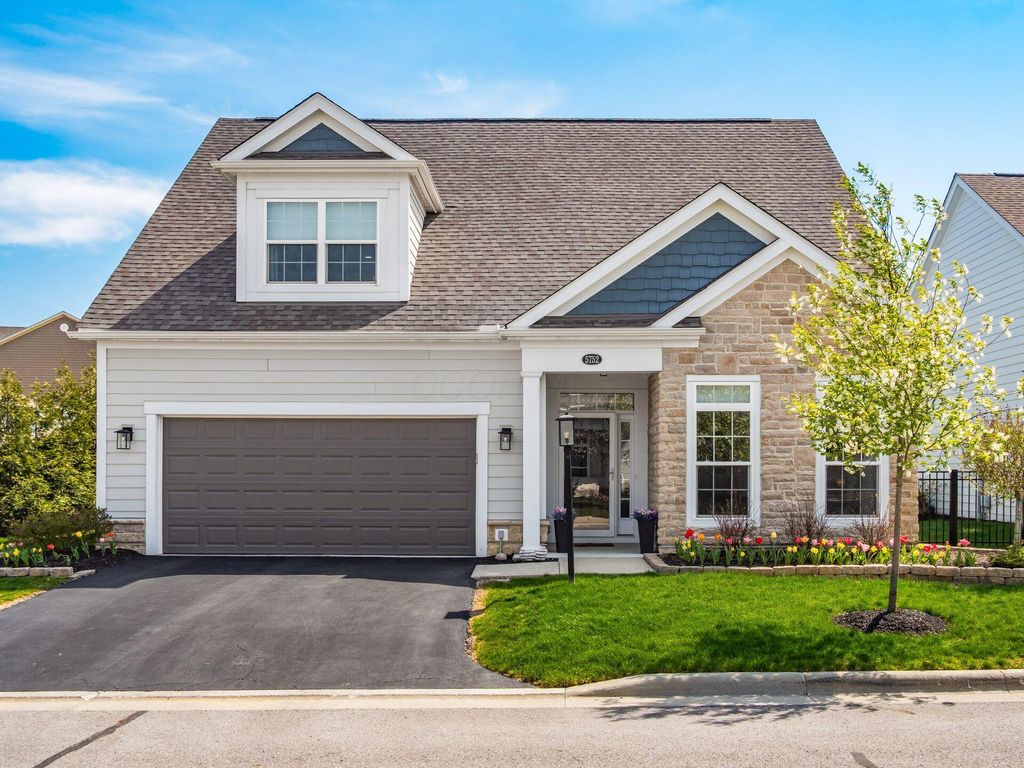 Photo of 5752 Caulfield Lane 25 #25, Dublin, OH 43016 (MLS # 226007987)