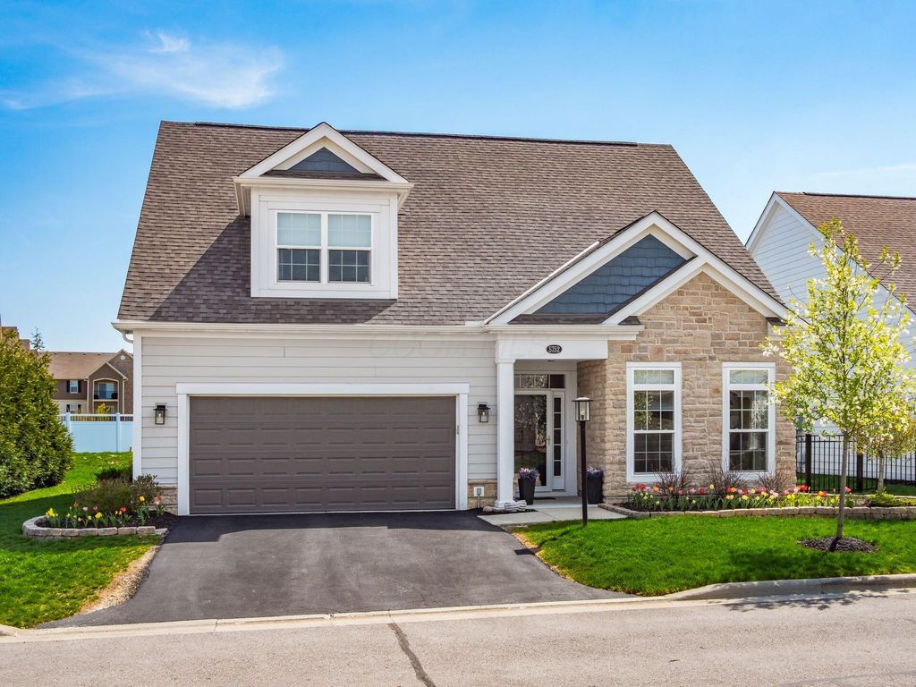 Photo of 5752 Caulfield Lane 25 #25, Dublin, OH 43016 (MLS # 226007987)