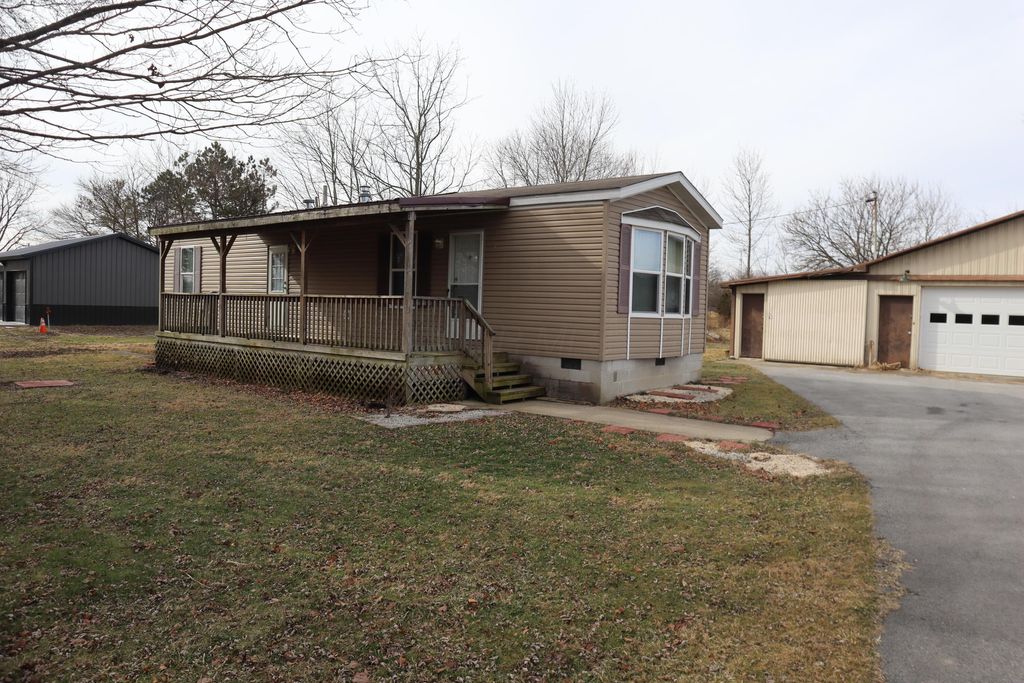 Photo of 9616 Washington New Marti Road SE, Washington Court House, OH 43160 (MLS # 226002189)