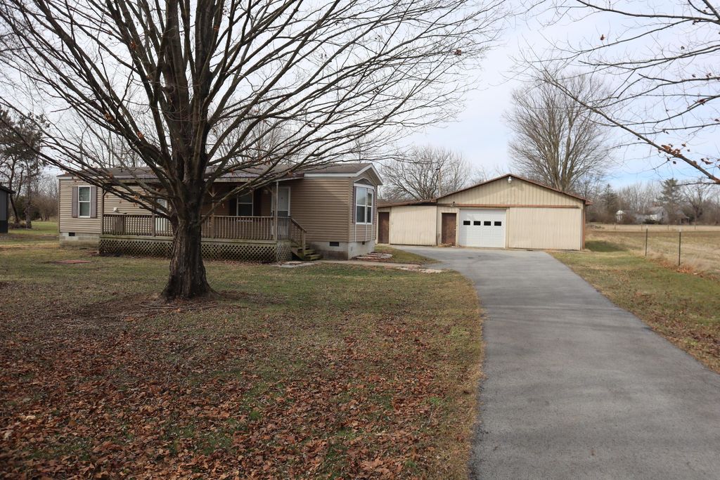 Photo of 9616 Washington New Marti Road SE, Washington Court House, OH 43160 (MLS # 226002189)