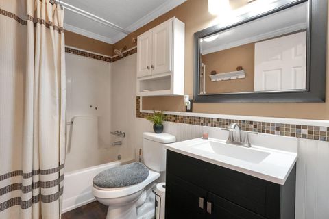 Tiny photo for 419 Highland Hills Circle, Howard, OH 43028 (MLS # 226002394)