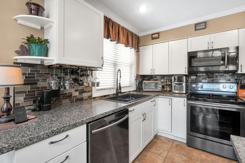 Tiny photo for 419 Highland Hills Circle, Howard, OH 43028 (MLS # 226002394)