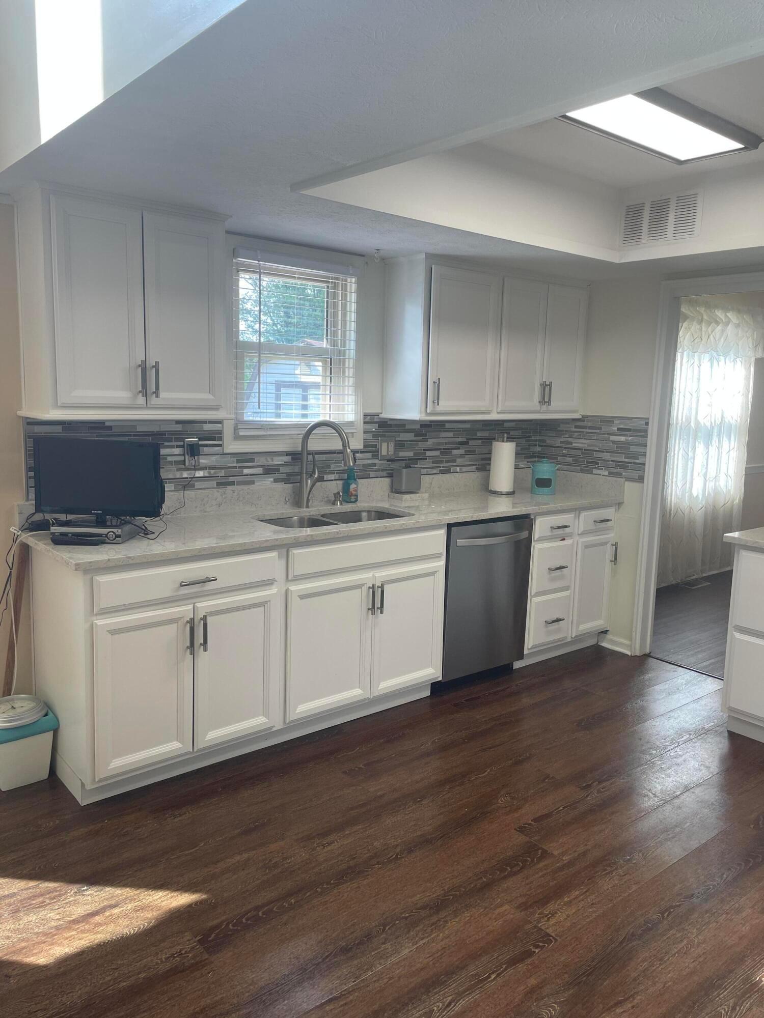 3033 Linmuth Drive, Springfield, Ohio image 7
