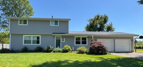 Photo of 11750 16th Road SW, Stoutsville, OH 43154 (MLS # 226017524)