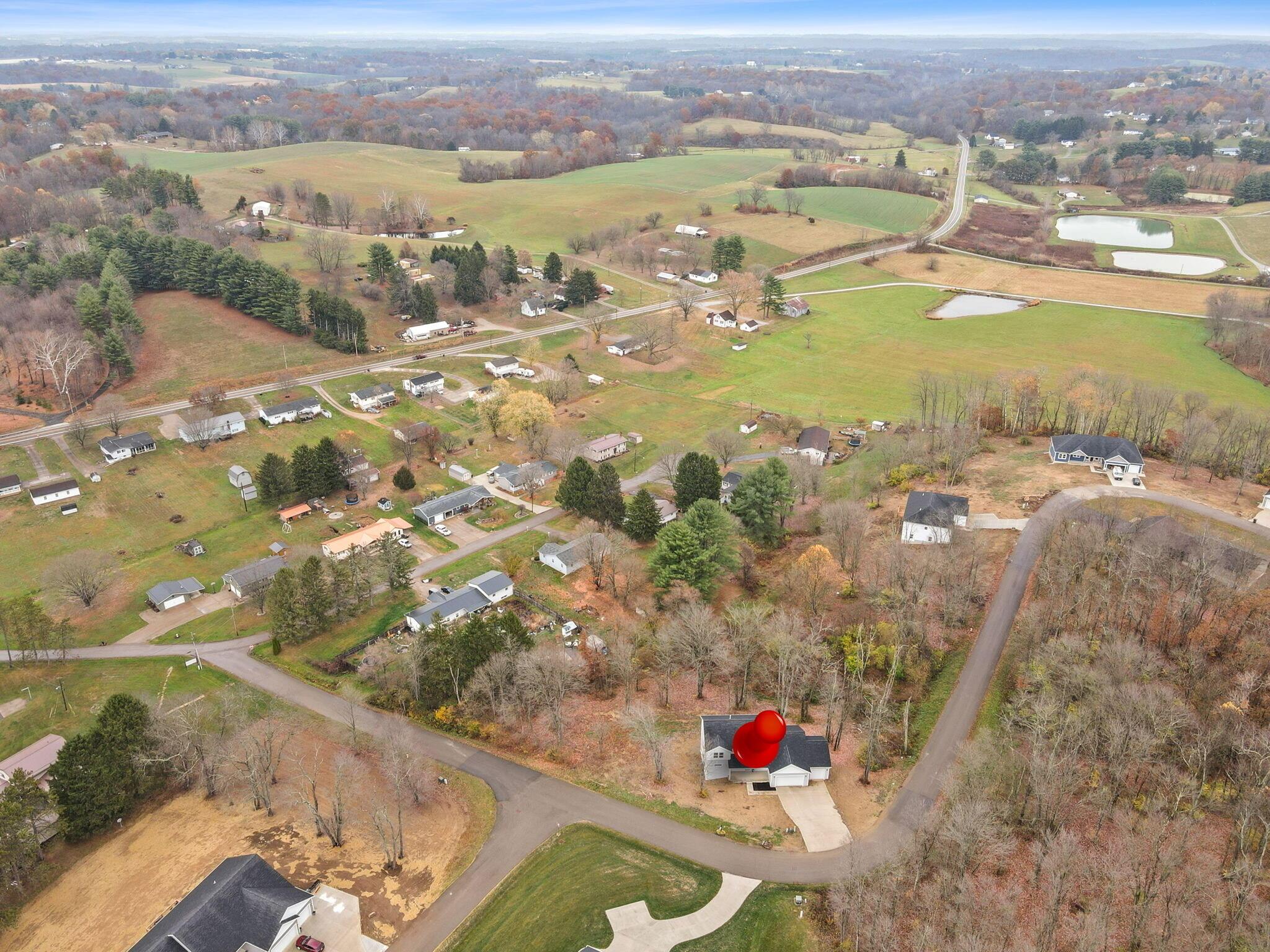 3070 Corbin Drive, Zanesville, Ohio image 2