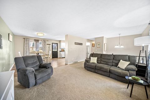 Tiny photo for 512 Hilltop Drive, Bellefontaine, OH 43311 (MLS # 225041091)