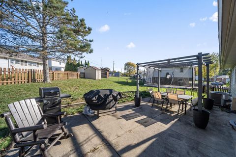 Tiny photo for 512 Hilltop Drive, Bellefontaine, OH 43311 (MLS # 225041091)