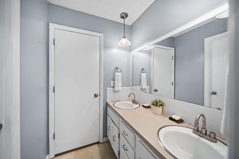 Tiny photo for 512 Hilltop Drive, Bellefontaine, OH 43311 (MLS # 225041091)