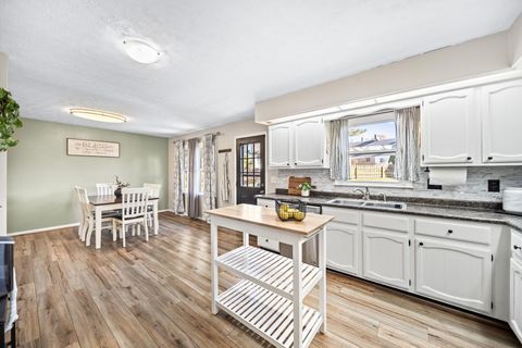 Tiny photo for 512 Hilltop Drive, Bellefontaine, OH 43311 (MLS # 225041091)