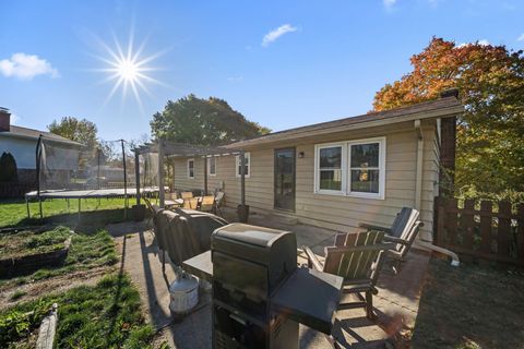 Tiny photo for 512 Hilltop Drive, Bellefontaine, OH 43311 (MLS # 225041091)