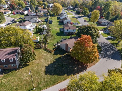 Tiny photo for 512 Hilltop Drive, Bellefontaine, OH 43311 (MLS # 225041091)