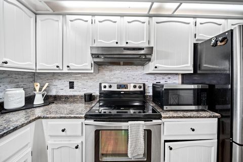 Tiny photo for 512 Hilltop Drive, Bellefontaine, OH 43311 (MLS # 225041091)