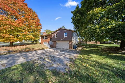 Tiny photo for 512 Hilltop Drive, Bellefontaine, OH 43311 (MLS # 225041091)