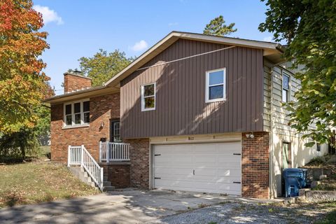 Tiny photo for 512 Hilltop Drive, Bellefontaine, OH 43311 (MLS # 225041091)