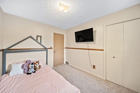 Tiny photo for 512 Hilltop Drive, Bellefontaine, OH 43311 (MLS # 225041091)