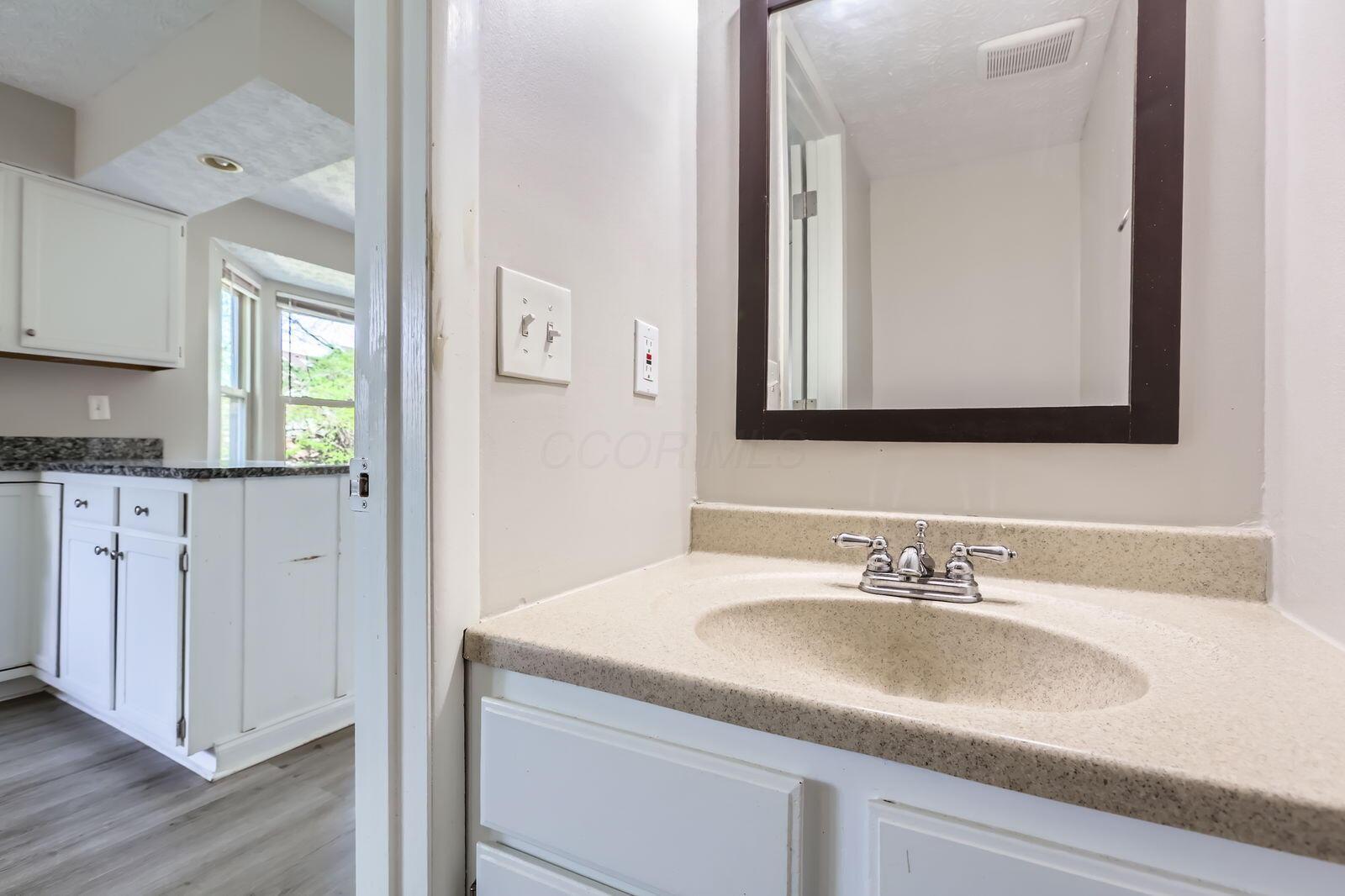 3225 Bellerive Drive, Pickerington, Ohio image 11