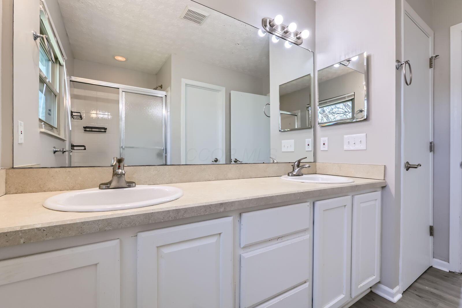 3225 Bellerive Drive, Pickerington, Ohio image 16