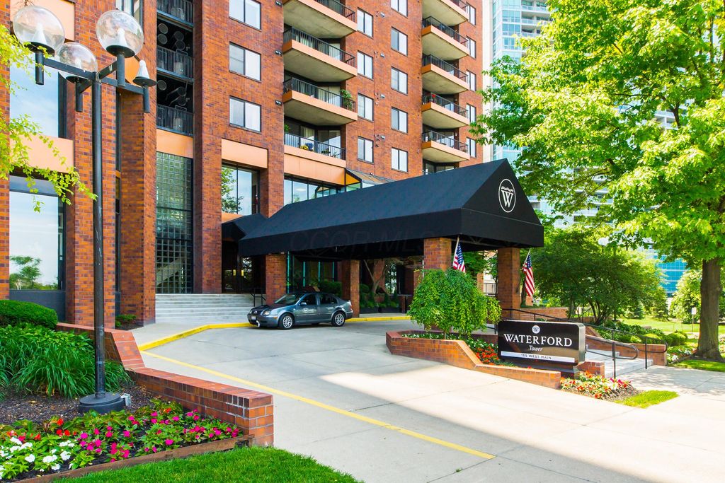 Photo of 155 W Main Street 1506 #1506, Columbus, OH 43215 (MLS # 226017313)
