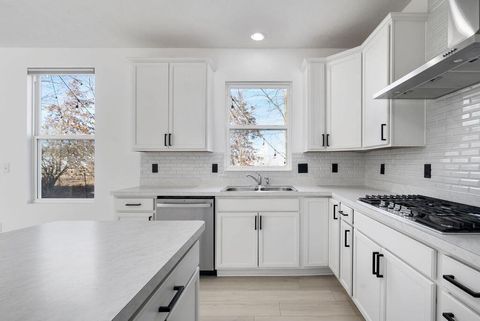 Tiny photo for 2986 Beechwood Drive, Powell, OH 43065 (MLS # 226000481)