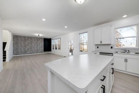 Tiny photo for 2986 Beechwood Drive, Powell, OH 43065 (MLS # 226000481)