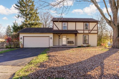 Photo of 255 Broken Arrow Road, Gahanna, OH 43230 (MLS # 224001269)