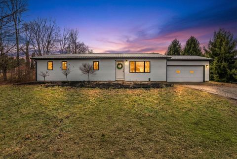 Photo of 6615 Westfall Road SW, Lancaster, OH 43130 (MLS # 226004905)