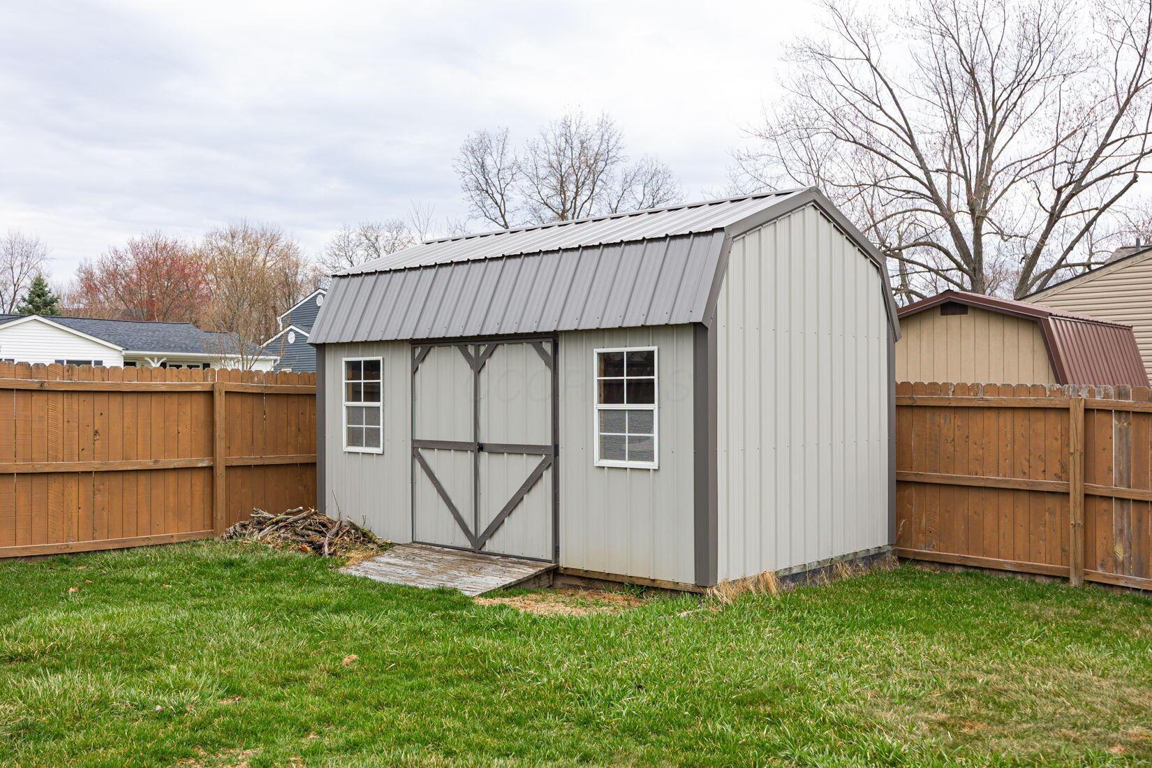 8796 Seabright Drive, Powell, Ohio image 44
