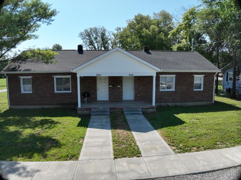 Photo of 733 W Oakland Avenue, Washington Court House, OH 43160 (MLS # 226026688)