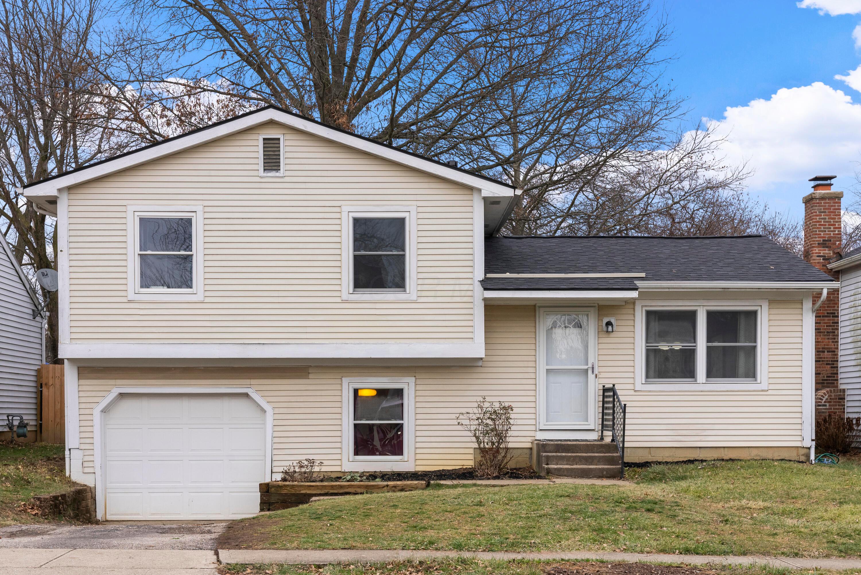8374 Waco Lane, Powell, Ohio image 1